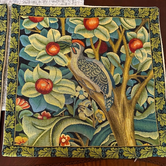 The Woodpecker Tree Floral Leaf Tapestry Velvet Back Cushion Cover NWOT - Picture 1 of 15